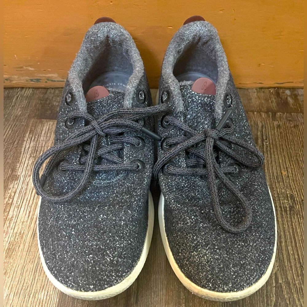 ALLBIRDS!!!  Wool Runner Mizzle Womens Sneaker Size Wide 10 Gray White